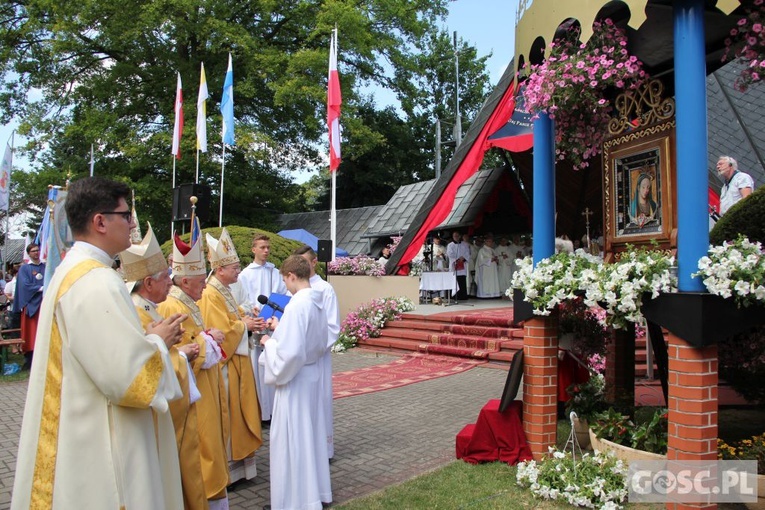 Odpust w sanktuarium Matki Bożej Cierpliwie Słuchającej w Rokitnie