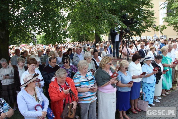 Odpust w sanktuarium Matki Bożej Cierpliwie Słuchającej w Rokitnie