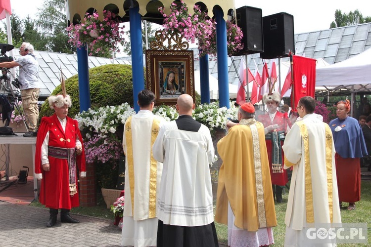 Odpust w sanktuarium Matki Bożej Cierpliwie Słuchającej w Rokitnie