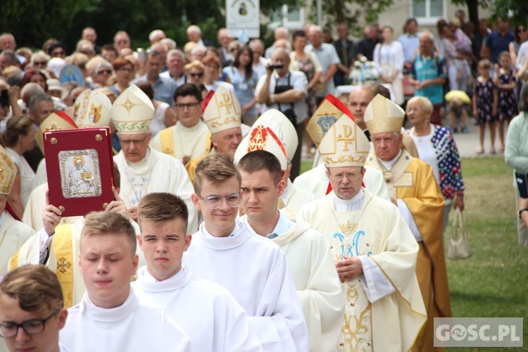 Odpust w sanktuarium Matki Bożej Cierpliwie Słuchającej w Rokitnie