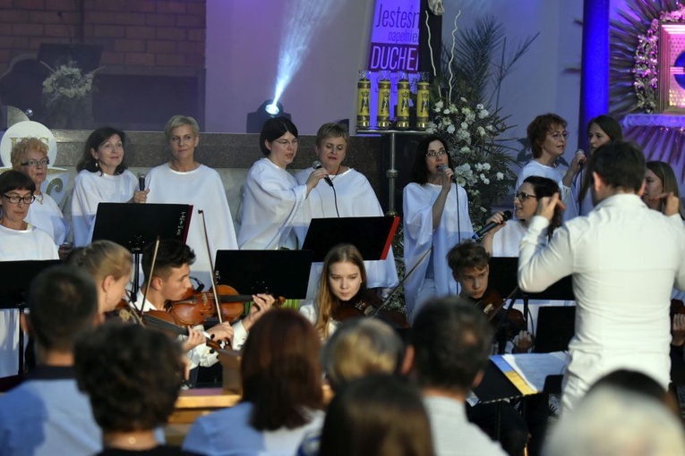 Koncert "On żyje" w Świdnicy