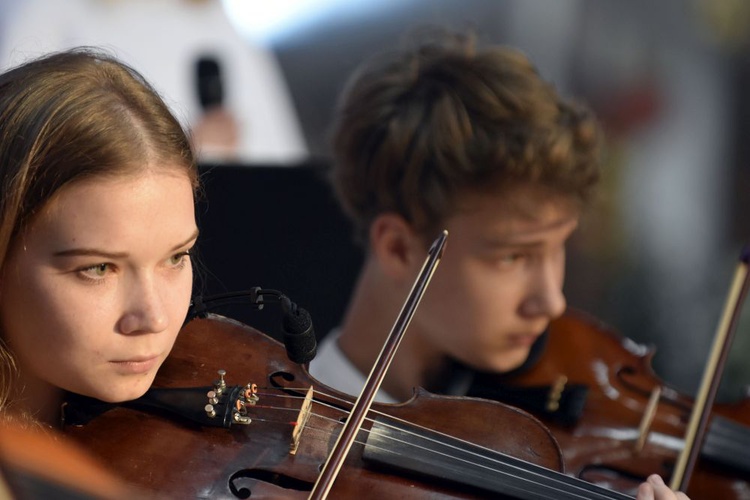 Koncert "On żyje" w Świdnicy