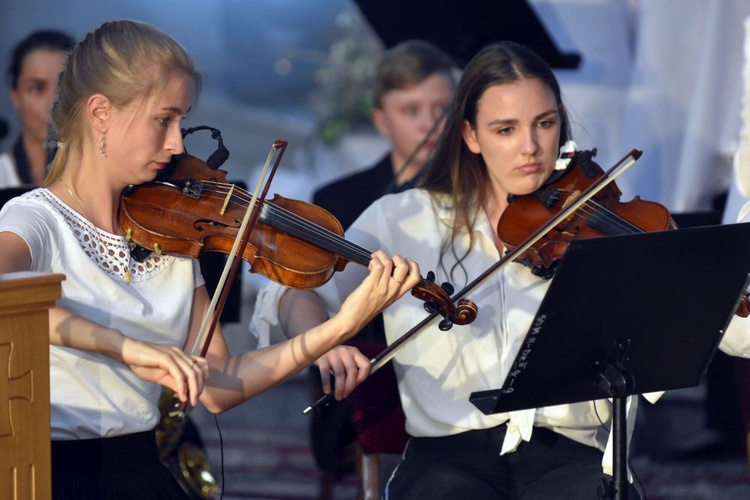 Koncert "On żyje" w Świdnicy