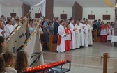 Eucharystia przy krzyżu papieskim 