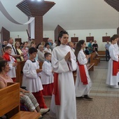 Eucharystia przy krzyżu papieskim 