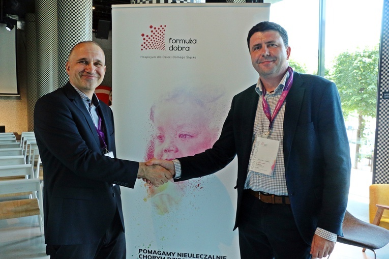 Lekarze przeznaczą pieniądze dla ciężko chorych dzieci. Ruszył program "Wizyta dla hospicjum"