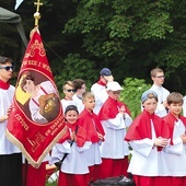 ▲	P rzybyli z kilkunastu polskich diecezji.