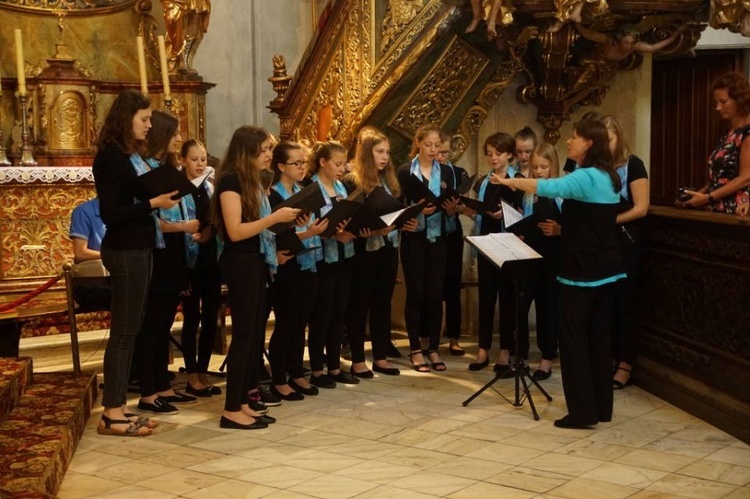Franciszkanie wambierzyccy nie tylko zatroszczyli się o sprawy liturgiczne, ale i o oprawę muzyczną.