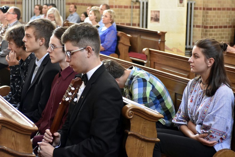 Zakończenie roku w Katolickim Niepublicznym Gimnazjum im. ks. Franciszka Blachnickiego w Świdnicy