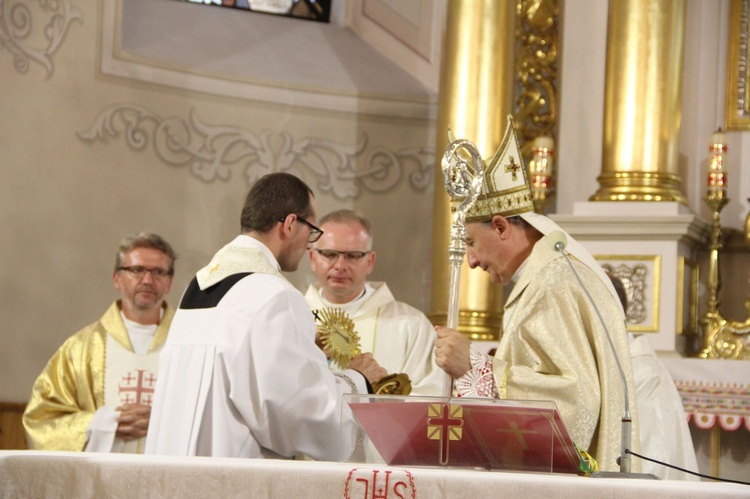 Błogosławieństwo kaplicy cmentarnej i odnowionych organów w Podegrodziu