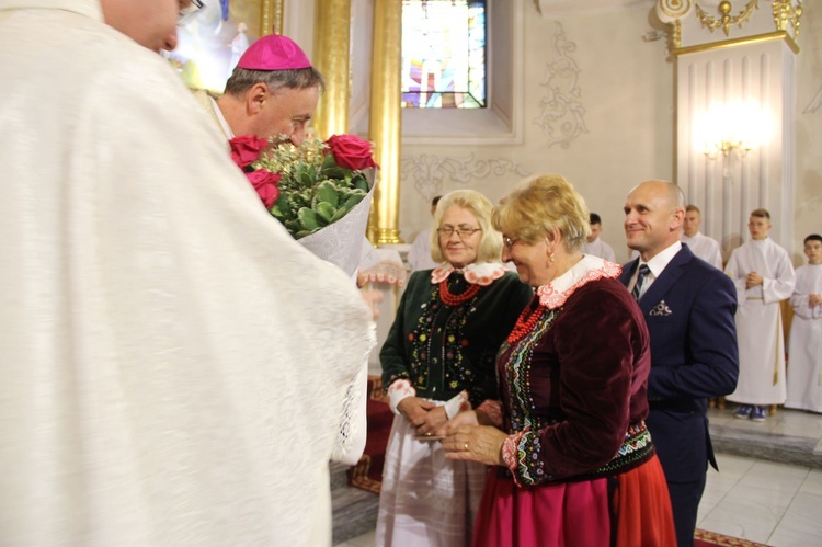 Błogosławieństwo kaplicy cmentarnej i odnowionych organów w Podegrodziu