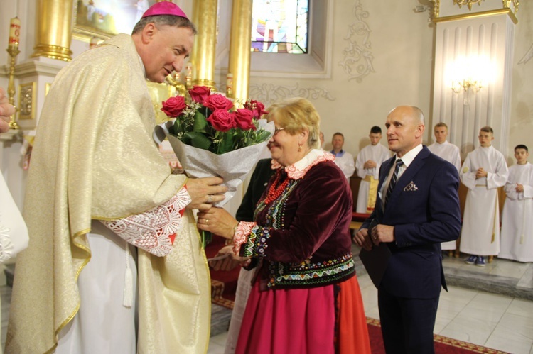 Błogosławieństwo kaplicy cmentarnej i odnowionych organów w Podegrodziu