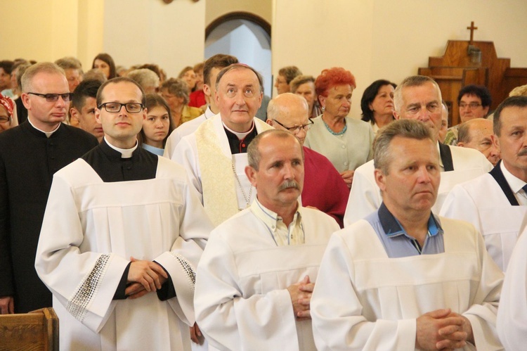 Błogosławieństwo kaplicy cmentarnej i odnowionych organów w Podegrodziu