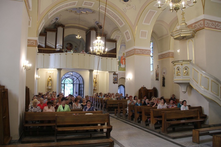 Błogosławieństwo kaplicy cmentarnej i odnowionych organów w Podegrodziu