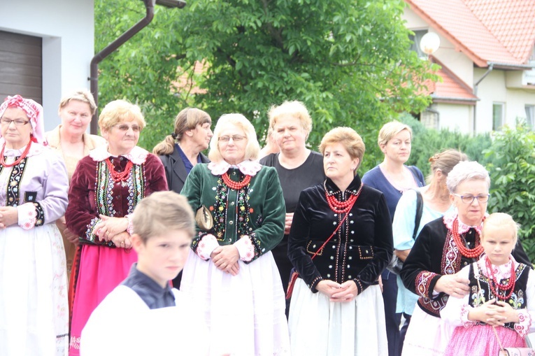 Błogosławieństwo kaplicy cmentarnej i odnowionych organów w Podegrodziu