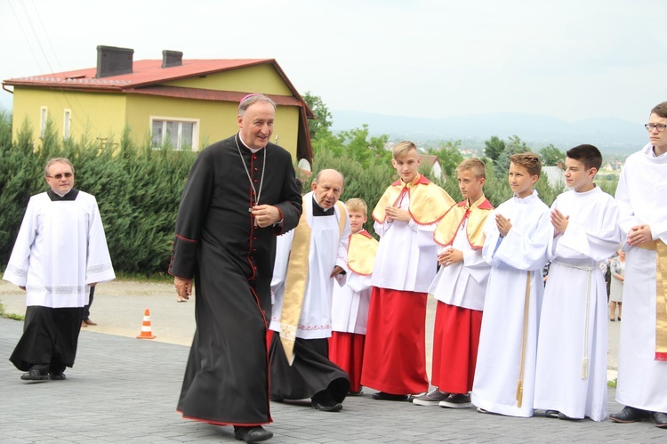 Błogosławieństwo kaplicy cmentarnej i odnowionych organów w Podegrodziu