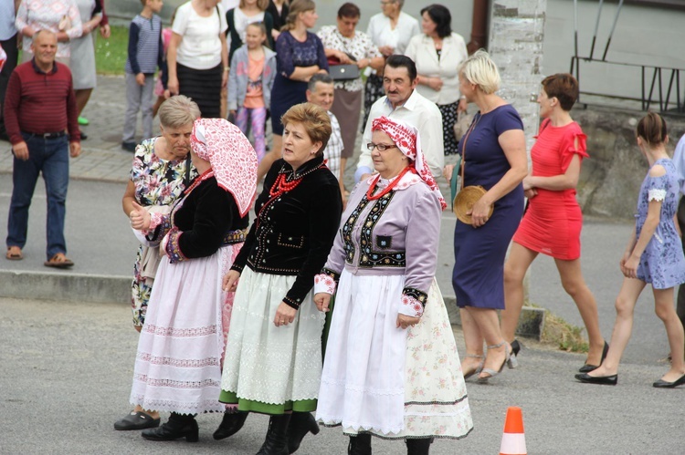 Błogosławieństwo kaplicy cmentarnej i odnowionych organów w Podegrodziu