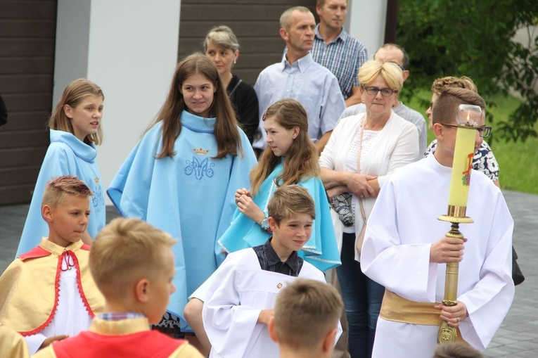 Błogosławieństwo kaplicy cmentarnej i odnowionych organów w Podegrodziu