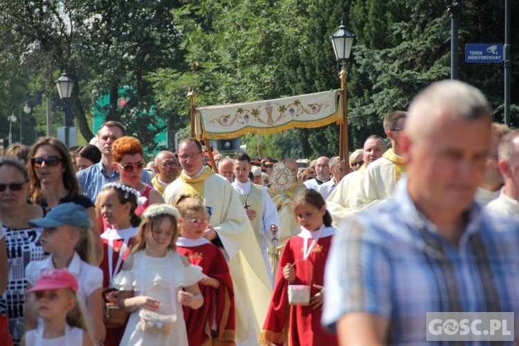 Procesja Bożego Ciała na ulicach Głogowa