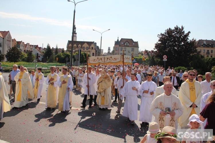 Procesja Bożego Ciała na ulicach Głogowa