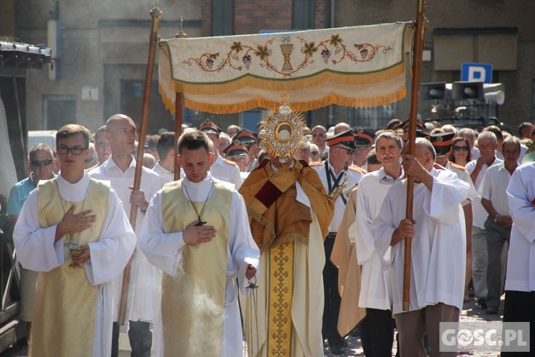 Procesja Bożego Ciała na ulicach Głogowa