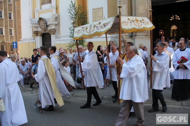 Procesja Bożego Ciała na ulicach Głogowa