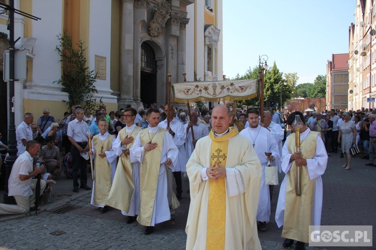 Procesja Bożego Ciała na ulicach Głogowa