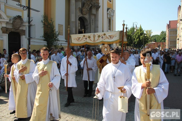 Procesja Bożego Ciała na ulicach Głogowa