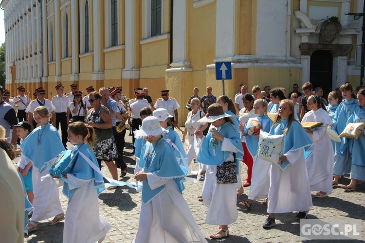 Procesja Bożego Ciała na ulicach Głogowa