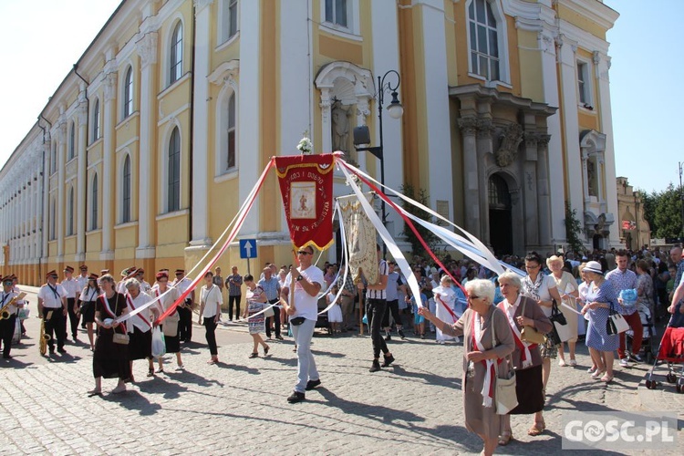 Procesja Bożego Ciała na ulicach Głogowa