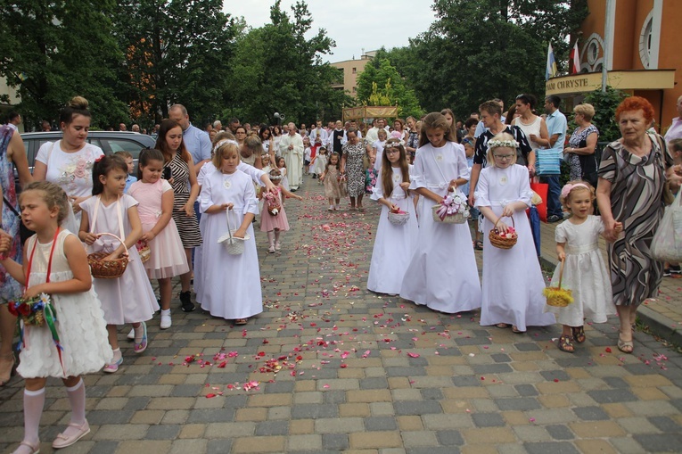 Procesja parafii Chrystusa Króla i św. Barbary