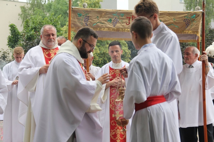 Procesja parafii ojców dominikanów i serbinowskiej