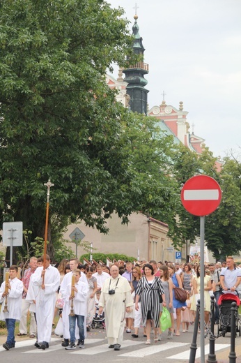 Procesja parafii ojców dominikanów i serbinowskiej