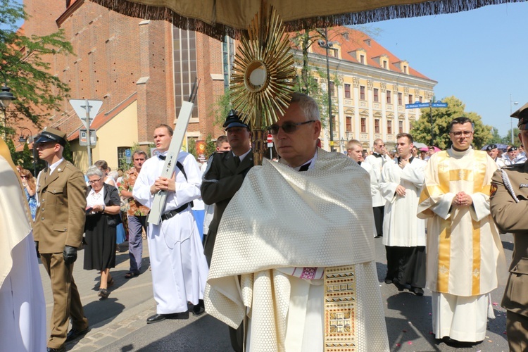 Centralna procesja Bożego Ciała we Wrocławiu 2019