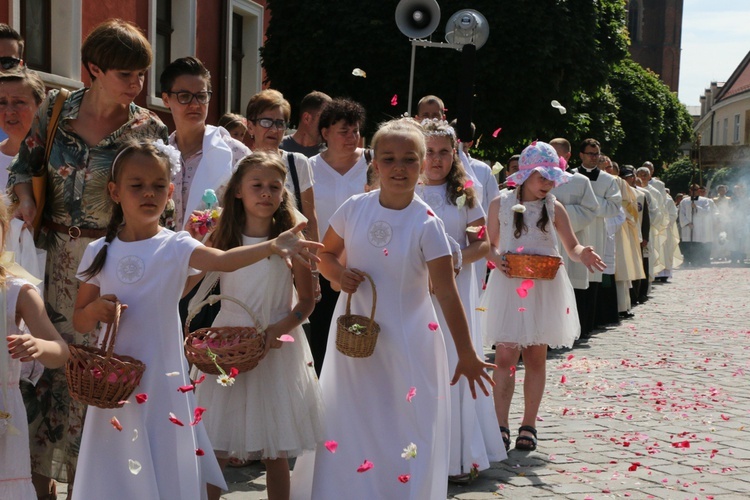 Centralna procesja Bożego Ciała we Wrocławiu 2019