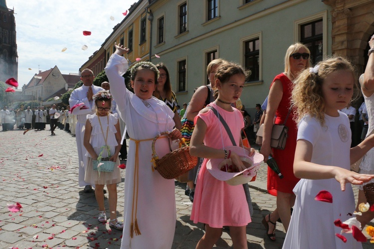 Centralna procesja Bożego Ciała we Wrocławiu 2019