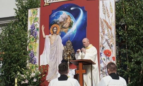 Gliwice. Pytania i odpowiedzi z procesji Bożego Ciała: Co wybieram, co robić, jak żyć? 