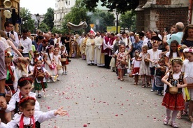 Abp Marek Jędraszewski zachęca duszpasterzy do organizacji procesji Bożego Ciała