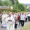 W procesji z Najświętszym Sakramentem przeszli ulicami Łodygowic.