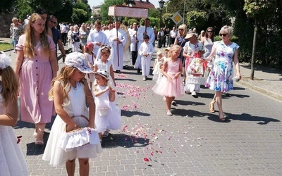 Procesja Bożego Ciała w Bytomiu Odrzańskim