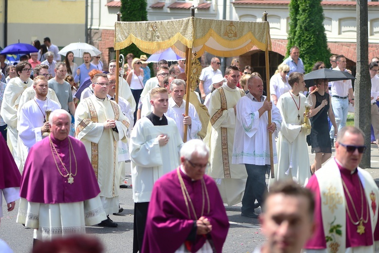 Olsztyn. Centralna procesja Bożego Ciała