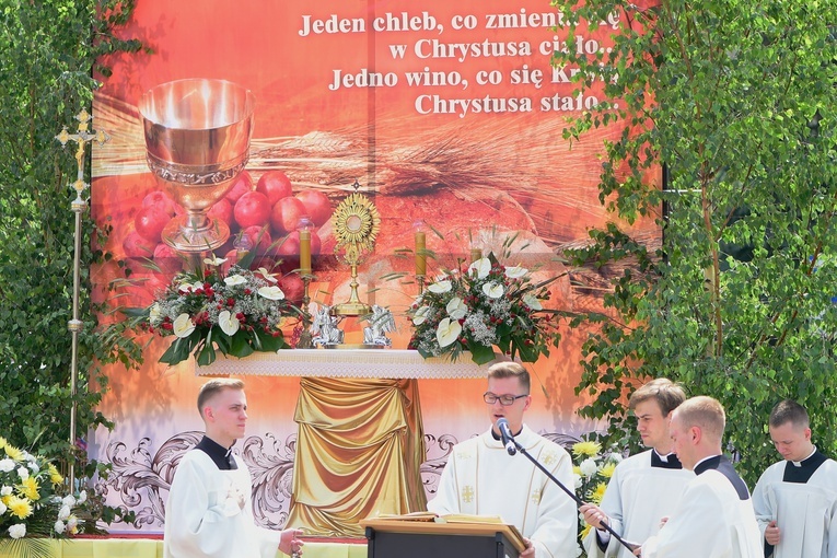 Olsztyn. Centralna procesja Bożego Ciała