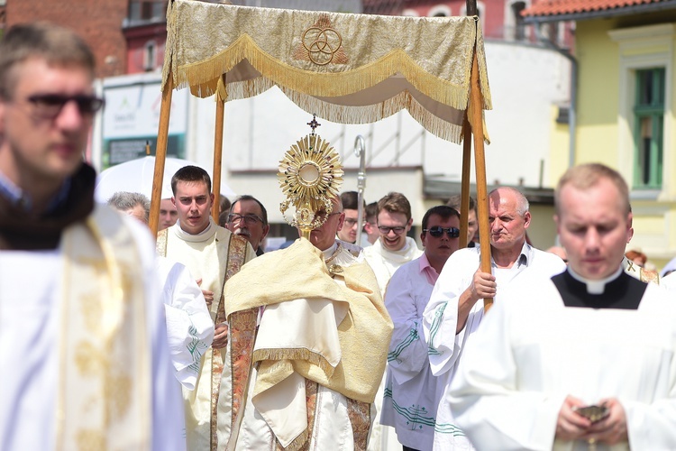 Olsztyn. Centralna procesja Bożego Ciała