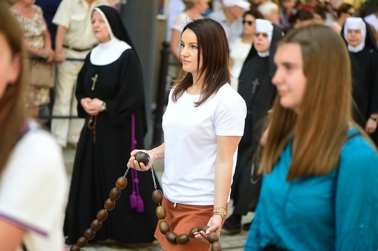 Olsztyn. Centralna procesja Bożego Ciała