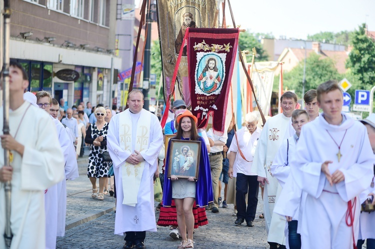 Olsztyn. Centralna procesja Bożego Ciała