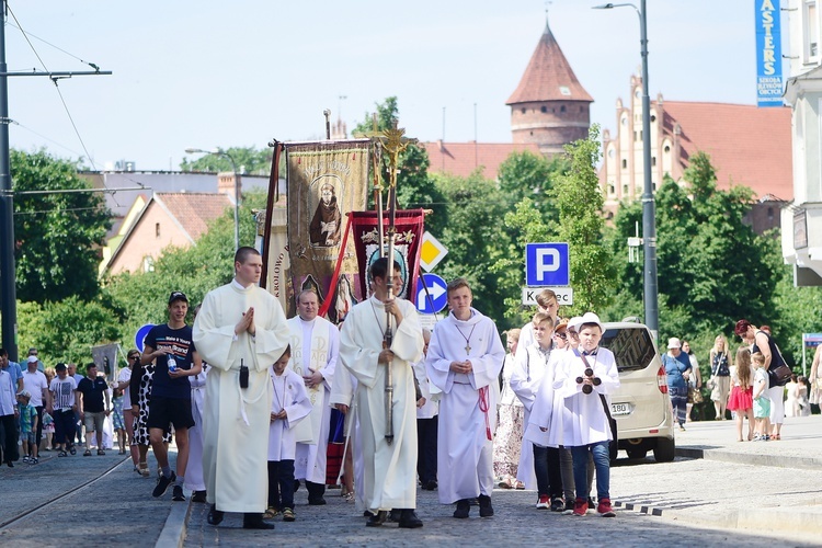 Olsztyn. Centralna procesja Bożego Ciała