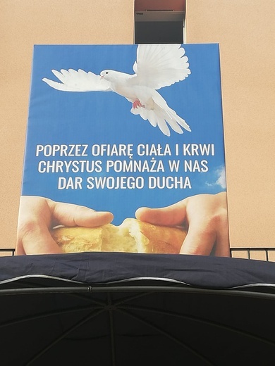 Procesja Bożego Ciała w parafii pw. św. Klemensa Dworzaka we Wrocławiu