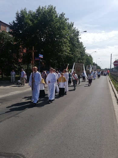 Procesja Bożego Ciała w parafii pw. św. Klemensa Dworzaka we Wrocławiu