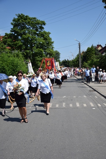 Procesja Bożego Ciała w parafii pw. św. Jana Apostoła we Wrocławiu-Zakrzowie