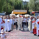 Procesja Bożego Ciała w parafii pw. św. Jana Apostoła we Wrocławiu-Zakrzowie